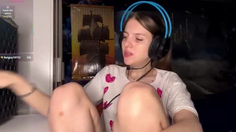 Hi Im Aria 18 years old online show from 11.30.25