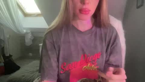 Snapshot of meloodiesweet chatting on 02.03.26 Melodie Sweet online show from 02.03.26