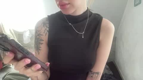 Snapshot of meloodiesweet chatting on 02.14.26 Melodie Sweet online show from 02.14.26