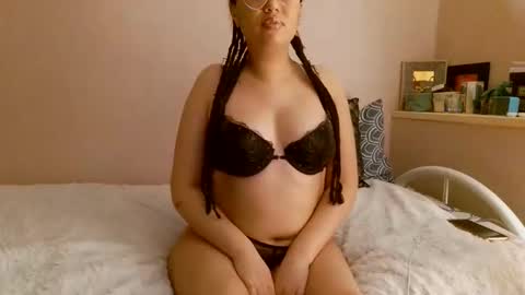 Melyssaluv online show from 12.17.25