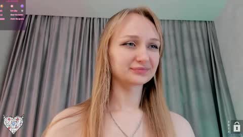 Snapshot of memento_mary chatting on 03.05.25 The princess of your dreams online show from 03.05.25