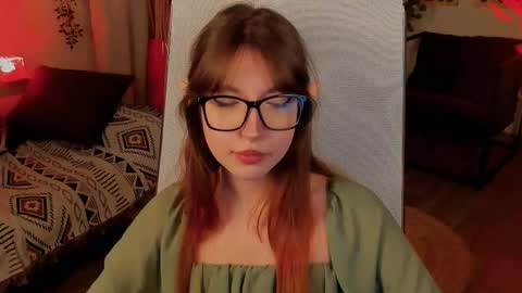 Snapshot of memorycadence chatting on 10.16.25 Mia online show from 10.16.25