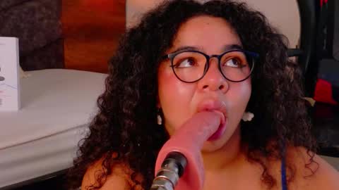 Snapshot of memphiswilliams chatting on 03.11.26 Memphis Williams online show from 03.11.26