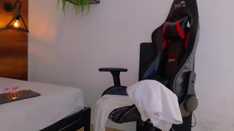 Snapshot of memphiswilliams chatting on 03.13.26 Memphis Williams online show from 03.13.26