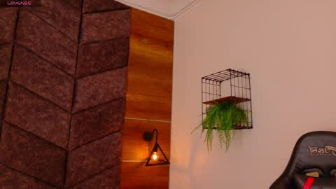 Snapshot of memphiswilliams chatting on 04.13.26 Memphis Williams online show from 04.13.26