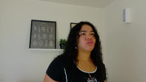 Snapshot of memphiswilliams chatting on 05.22.26 Memphis Williams online show from 05.22.26
