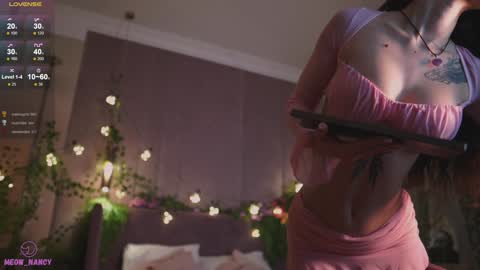 Snapshot of meow_nancy chatting on 12.12.24 Heeyyooo Im Nans Subscribe to me I will be glad online show from 12.12.24