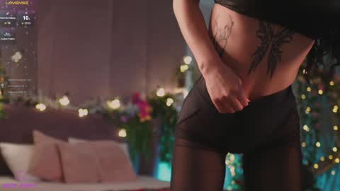 Snapshot of meow_nancy chatting on 01.10.25 Heeyyooo Im Nans Subscribe to me I will be glad online show from 01.10.25