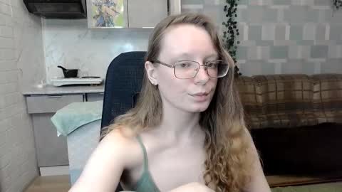 Snapshot of meowcr chatting on 09.23.25 meowcr online show from 09.23.25