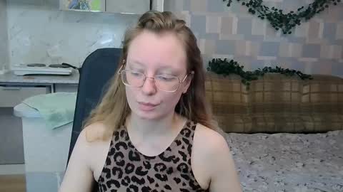 Snapshot of meowcr chatting on 10.26.25 meowcr online show from 10.26.25