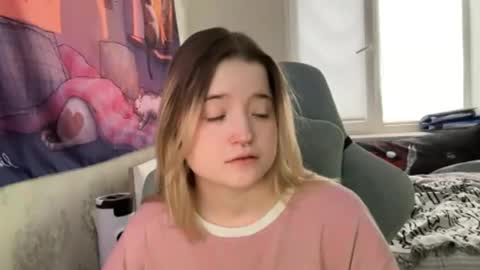 Snapshot of meowki4 chatting on 01.02.25 meowme online show from 01.02.25