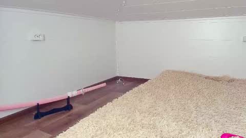 meowroslava online show from 12.18.25