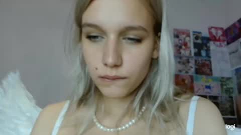 Snapshot of meowthlilu chatting on 02.19.25 Lilu online show from 02.19.25