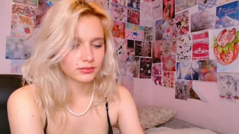 Snapshot of meowthlilu chatting on 03.11.25 Lilu online show from 03.11.25