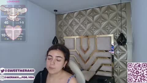 Snapshot of meraki_fraise chatting on 02.22.26 online show from 02.22.26