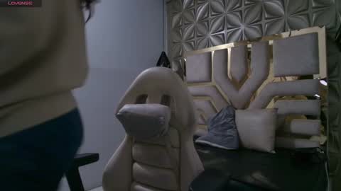 Snapshot of meraki_fraise chatting on 02.26.26 online show from 02.26.26