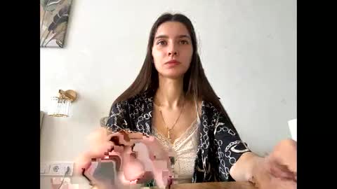 Snapshot of meralynn chatting on 04.08.26 LEVA online show from 04.08.26