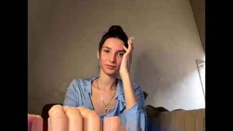Snapshot of meralynn chatting on 04.11.26 LEVA online show from 04.11.26