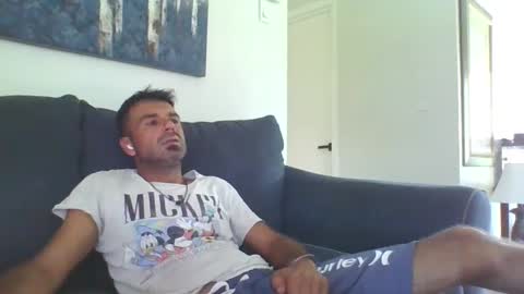 Snapshot of mercedes190d chatting on 10.08.25 Mercedes190d online show from 10.08.25