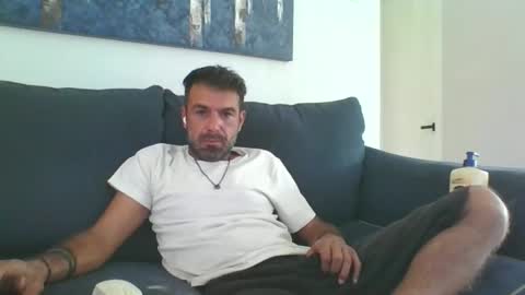 Snapshot of mercedes190d chatting on 11.04.25 Mercedes190d online show from 11.04.25