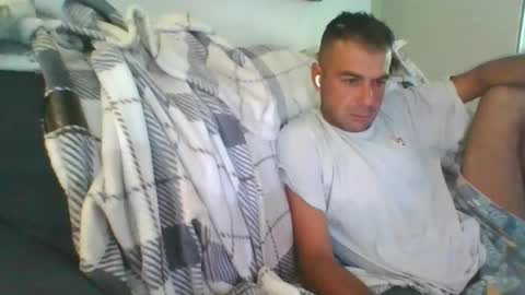 Snapshot of mercedes190d chatting on 11.29.25 Mercedes190d online show from 11.29.25