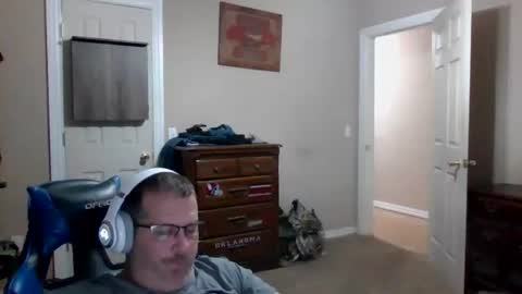 Snapshot of mercer1977 chatting on 10.28.25 mercer1977 online show from 10.28.25