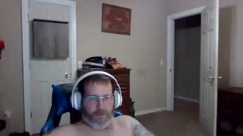 Snapshot of mercer1977 chatting on 12.14.25 mercer1977 online show from 12.14.25