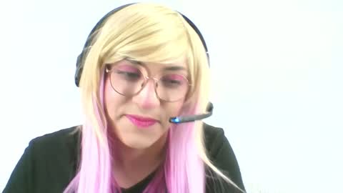 Snapshot of mercie_11 chatting on 10.10.25 MERCIE online show from 10.10.25