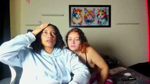 Snapshot of meredit_cristi23 chatting on 02.07.26 CRISTI AND MEREDIT online show from 02.07.26