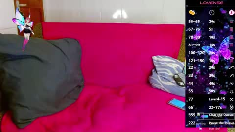 Snapshot of mereleona chatting on 10.08.25 Mereleona online show from 10.08.25