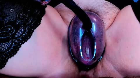 SOPHIE is the queen of squirt online show from 01.17.25