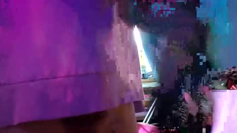 Snapshot of merelyalover chatting on 01.10.25 gurlnips online show from 01.10.25