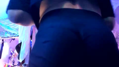 Snapshot of merelyalover chatting on 03.11.25 gurlnips online show from 03.11.25