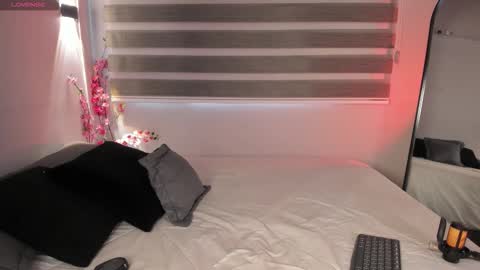 Snapshot of merida_taylor_ chatting on 10.15.25 Merida  online show from 10.15.25