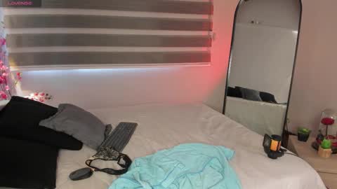 Snapshot of merida_taylor_ chatting on 10.18.25 Merida  online show from 10.18.25