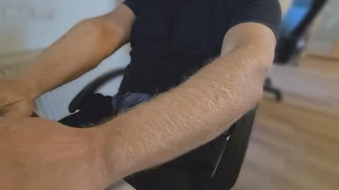 Snapshot of meridian132 chatting on 11.04.25 meridian132 online show from 11.04.25