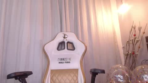 meriiiidaa online show from 10.15.25