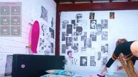 Snapshot of merlinabad chatting on 12.02.24 AURORA online show from 12.02.24