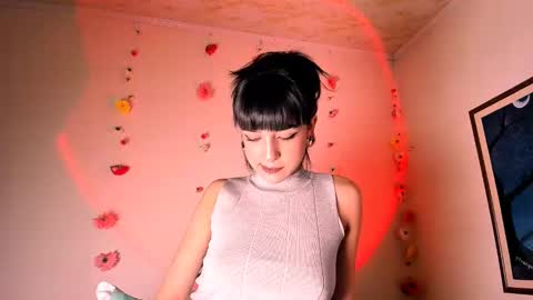 Snapshot of merlynn_ chatting on 12.10.24 Diane 3 online show from 12.10.24