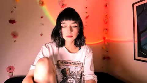 Snapshot of merlynn_ chatting on 01.12.25 Diane 3 online show from 01.12.25