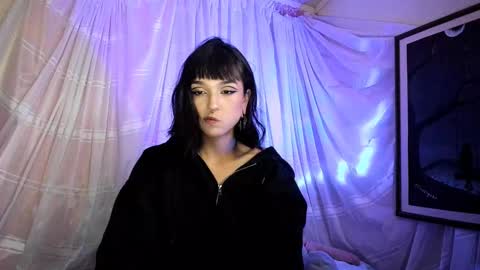 Snapshot of merlynn_ chatting on 02.05.25 Diane 3 online show from 02.05.25