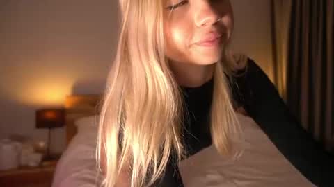 Snapshot of mermaids_ chatting on 07.03.26 Lara OFFLINE online show from 07.03.26