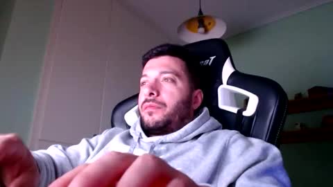 Snapshot of metalic18 chatting on 10.12.25 FunnyTimeHere online show from 10.12.25