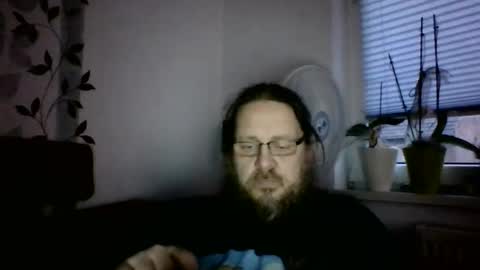 Snapshot of metallbuddy chatting on 01.01.25 ask me online show from 01.01.25