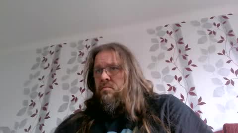 Snapshot of metallbuddy chatting on 01.09.25 ask me online show from 01.09.25