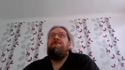 Snapshot of metallbuddy chatting on 01.12.25 ask me online show from 01.12.25