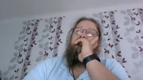 Snapshot of metallbuddy chatting on 09.25.25 ask me online show from 09.25.25