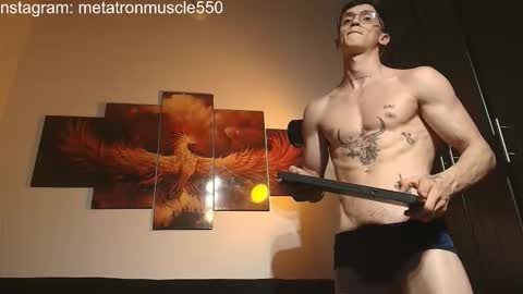 Snapshot of metatron_muscle chatting on 11.08.25 Dany online show from 11.08.25