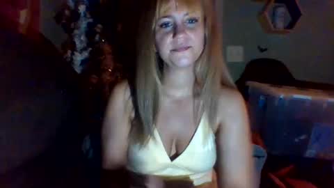 mezzy69 online show from 10.11.25