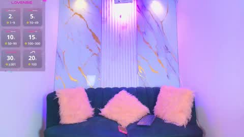 Mhia Kate online show from 10.28.25